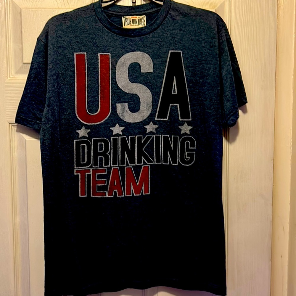 True Vintage Size Medium USA Drinking Team Shirt